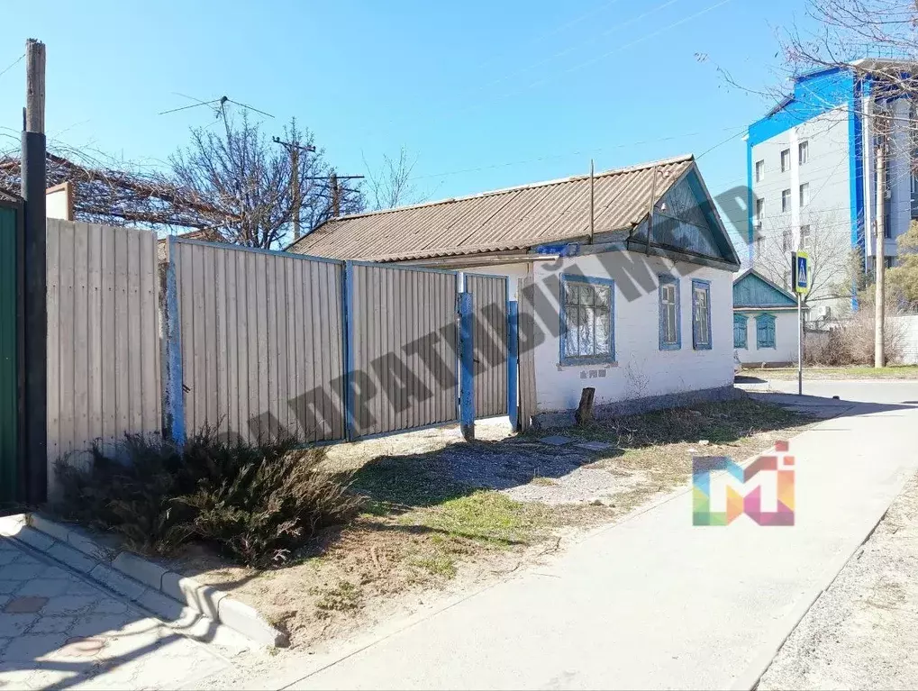Дом в Калмыкия, Элиста ул. Бимбаева, 4 (60 м) - Фото 0