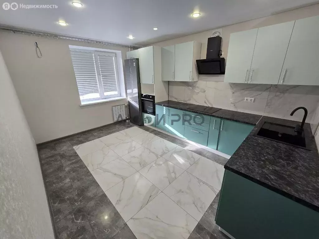 2-комнатная квартира: Саратов, 1-й Аэродромный проезд, 2 (50 м) - Фото 1