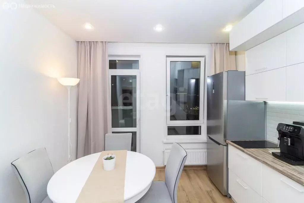 1-комнатная квартира: Тюмень, улица Андрея Бушуева, 2 (35 м) - Фото 2