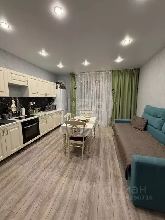 2-к кв. Тюменская область, Тюмень ул. Мельникайте, 2к19 (66.0 м) - Фото 1