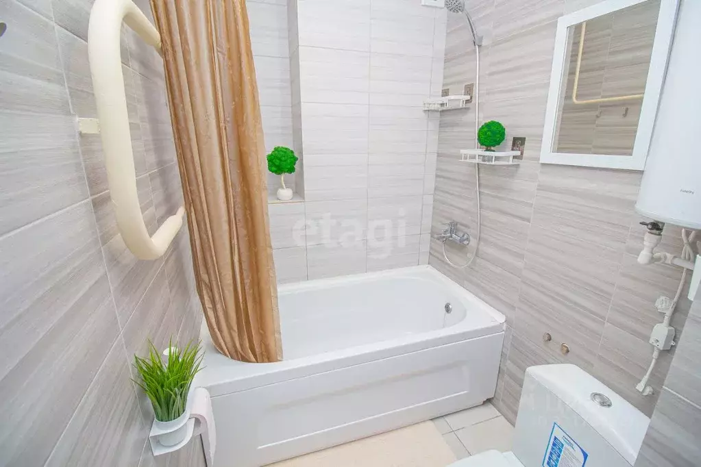 1-к кв. Ямало-Ненецкий АО, Новый Уренгой Восточный мкр, 6/6 (37.4 м) - Фото 1