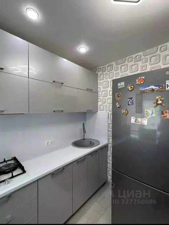 2-к кв. Крым, Феодосия ул. Анюнаса, 4 (40.5 м) - Фото 1