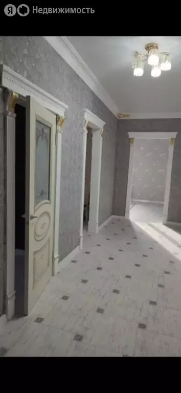 2-комнатная квартира: Махачкала, улица Эльзы Ибрагимовой, 27А (76 м) - Фото 0