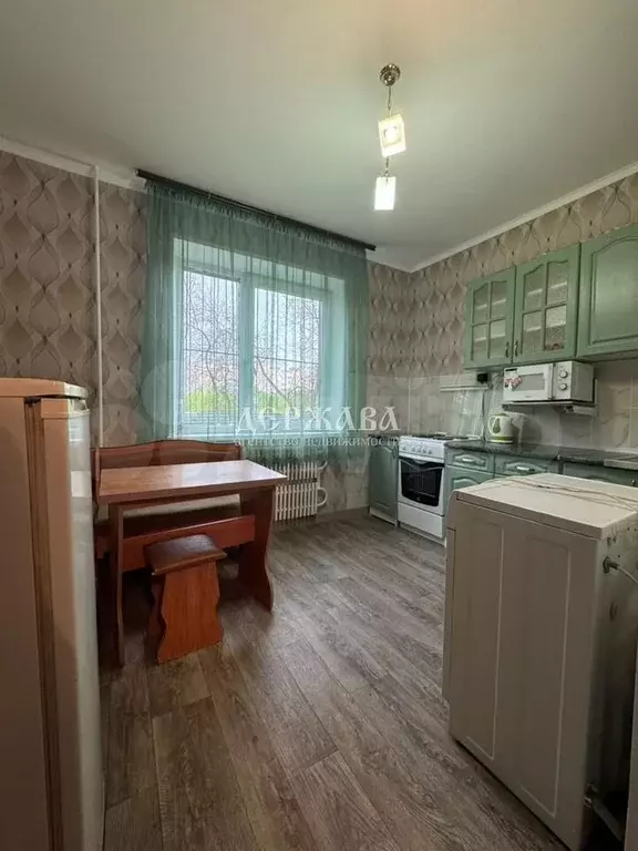 1-к. квартира, 42 м, 1/9 эт. - Фото 0