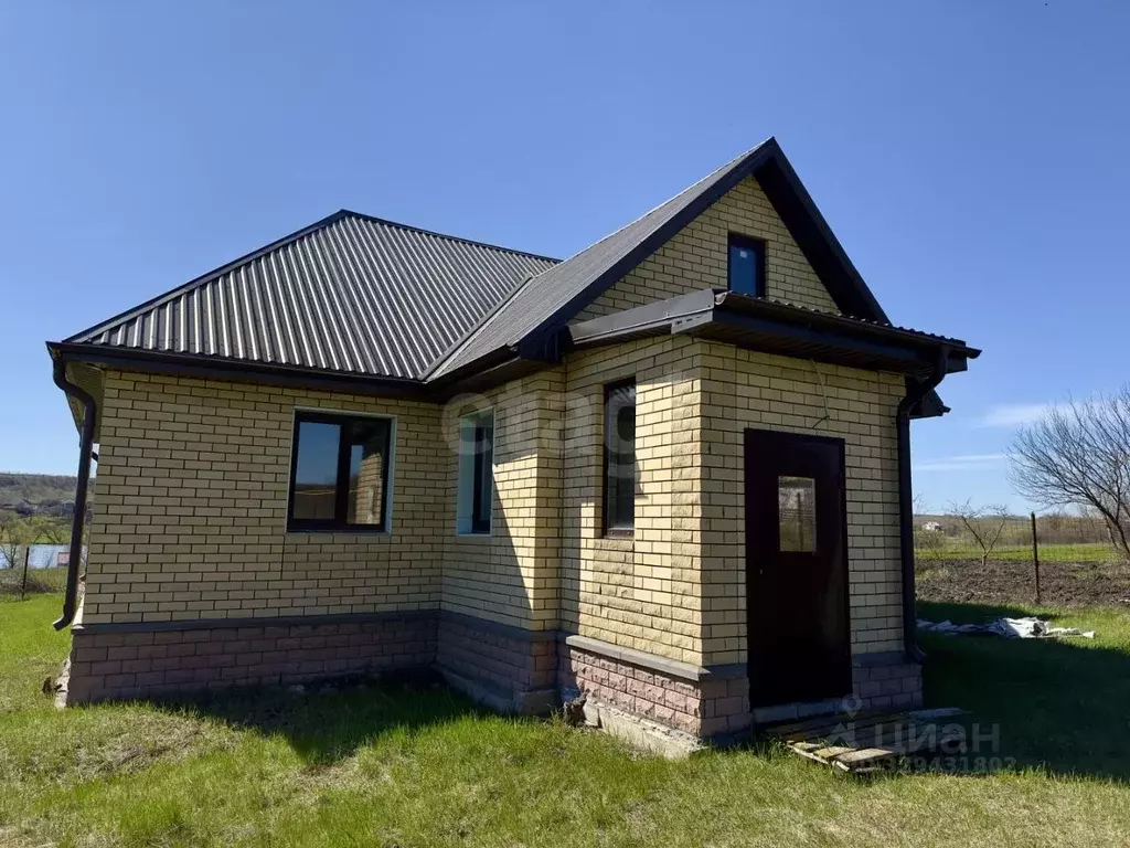 Дом в Белгородская область, Губкинский городской округ, с. Мелавое ул. ... - Фото 1