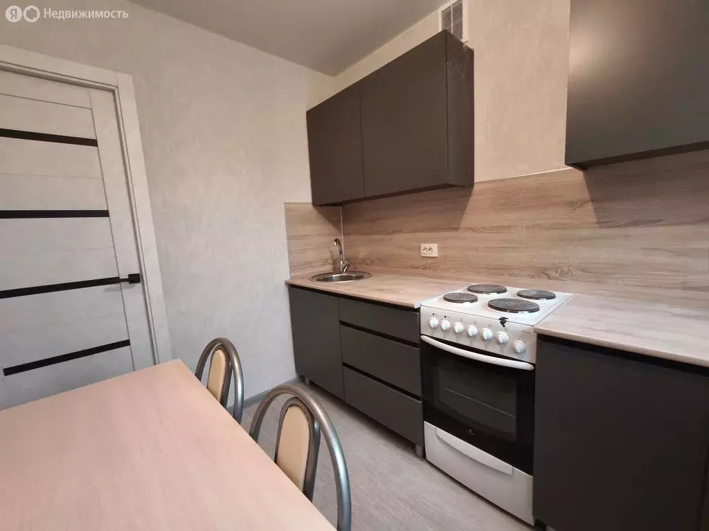 3-комнатная квартира: Тольятти, улица Дзержинского, 65 (64 м) - Фото 1