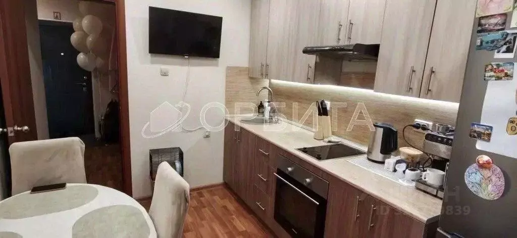 1-к кв. Тюменская область, Тюмень ул. Домостроителей, 12А (35.0 м) - Фото 2