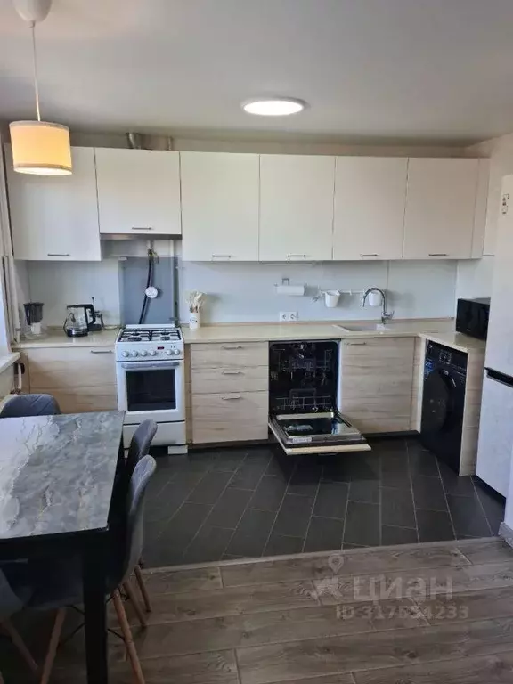 Квартира, 3 комнаты, 64.8 м - Фото 0