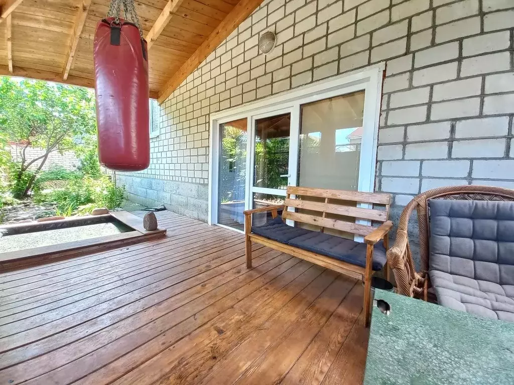 Дом в Краснодарский край, Гулькевичи ул. Лазуненко (202 м) - Фото 1