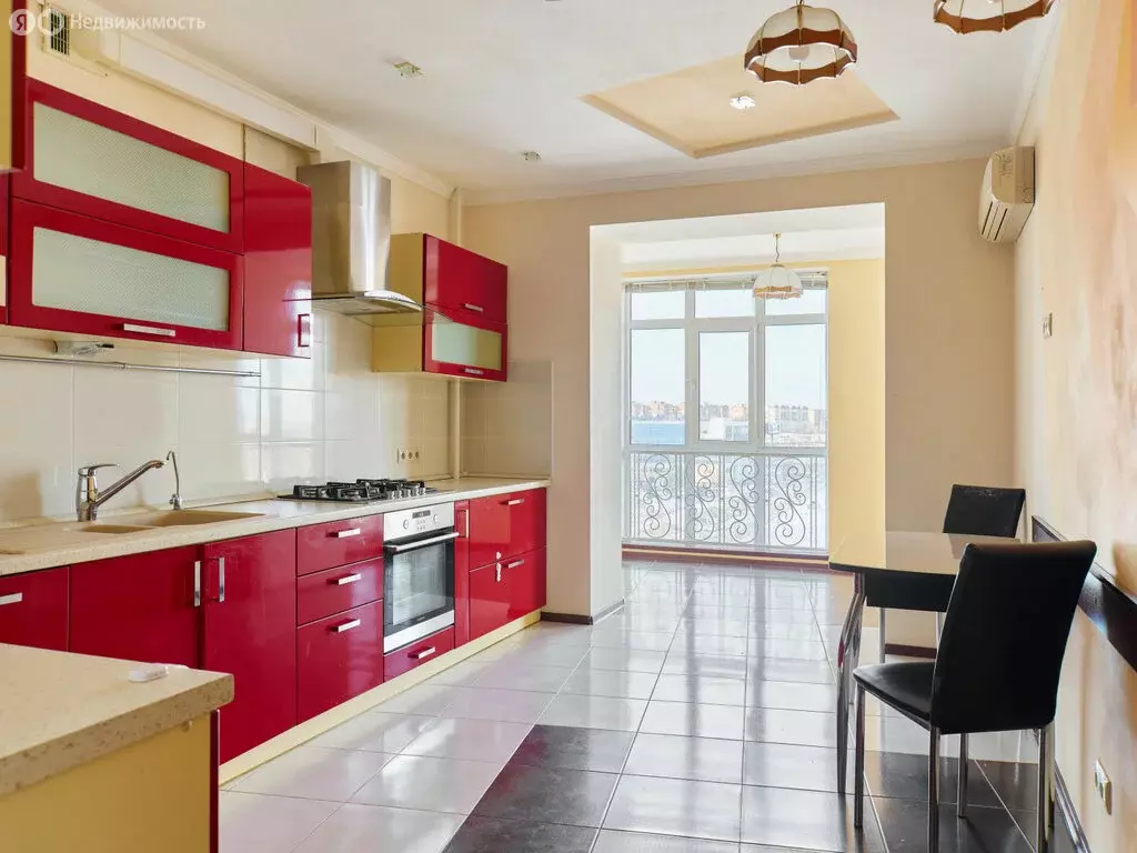 3-комнатная квартира: Казань, улица Габдуллы Кариева, 5 (102 м) - Фото 1