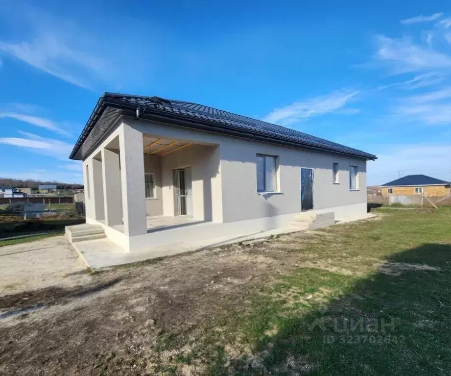 Дом в Крым, Симферопольский район, Добровское с/пос, с. Пионерское  ... - Фото 1