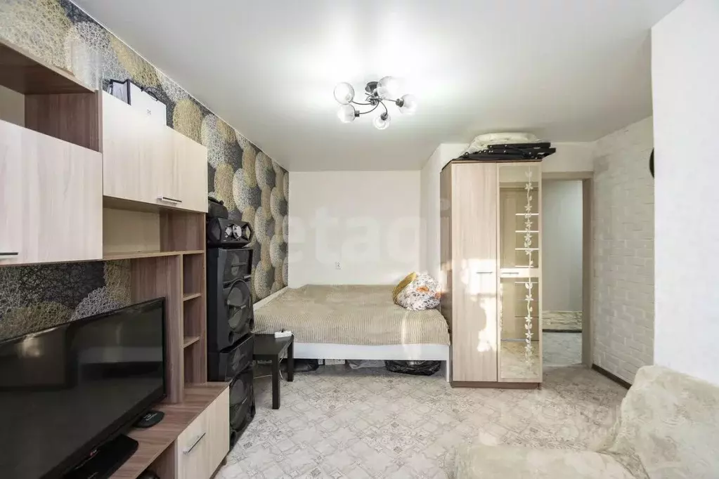 1-к кв. Тюменская область, Тюмень ул. 50 лет Октября, 47 (30.6 м) - Фото 0