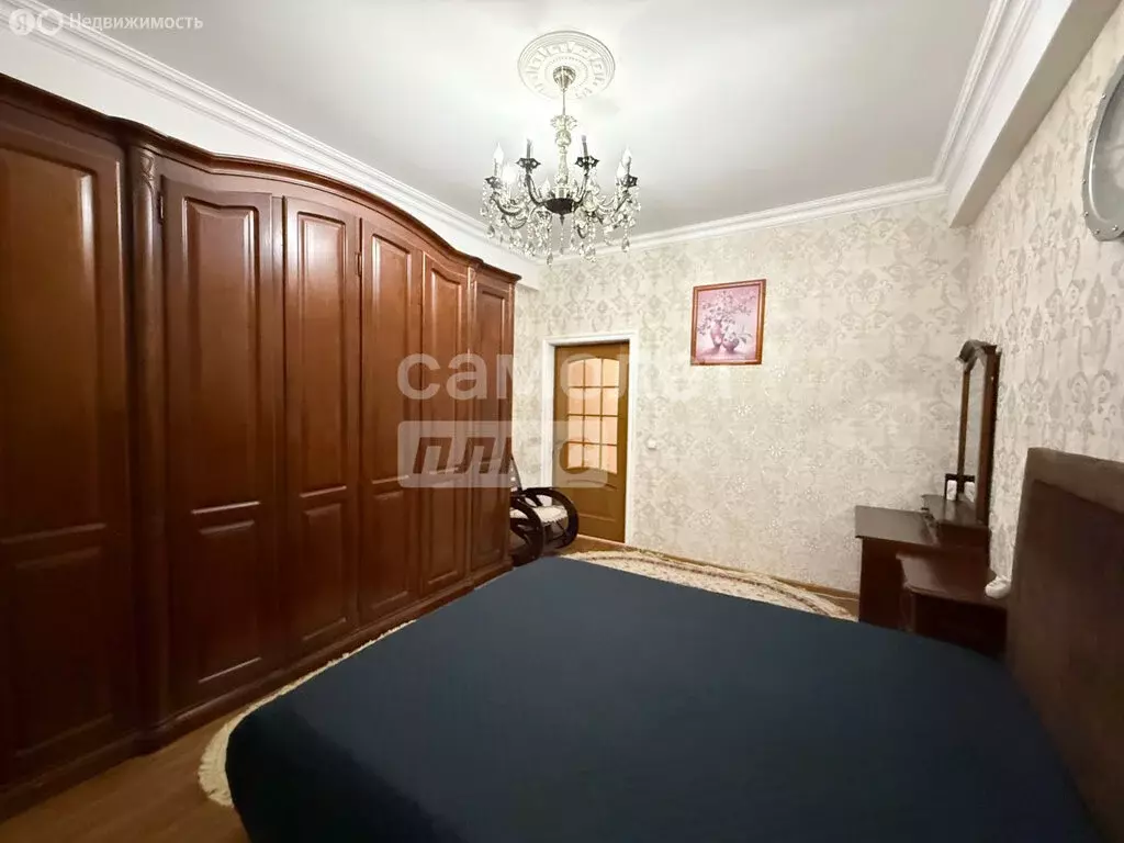 2-комнатная квартира: Махачкала, улица Хуршилова, 17Е (80 м) - Фото 1