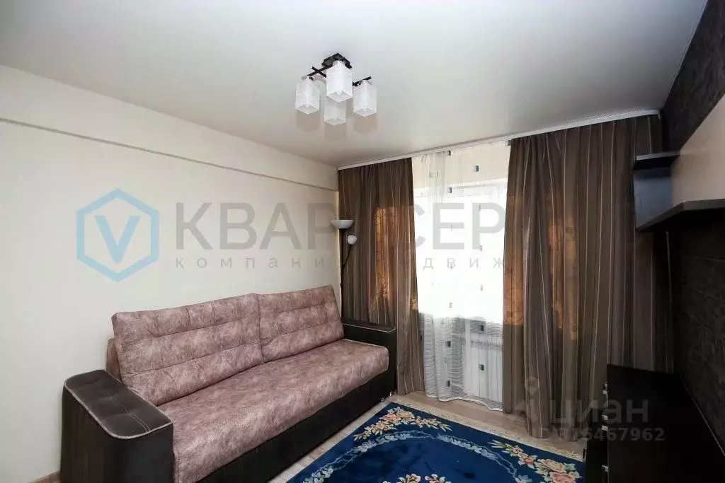 2-к кв. Омская область, Омск просп. Космический, 61 (44.5 м) - Фото 0