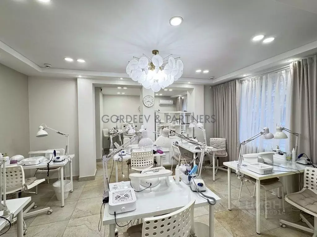 Помещение свободного назначения в Татарстан, Казань ул. Галии ... - Фото 1