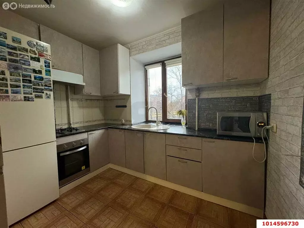 3-комнатная квартира: Краснодар, улица имени Тургенева, 145 (58 м) - Фото 1