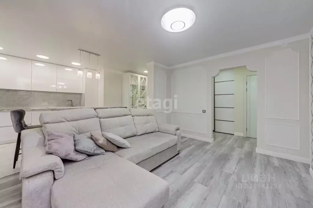 2-к кв. Тюменская область, Тюмень ул. Михаила Сперанского, 35 (74.3 м) - Фото 1