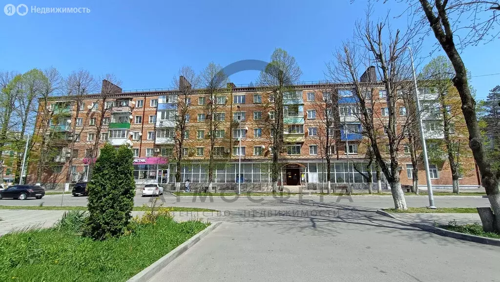 3-комнатная квартира: Апшеронск, улица Ленина, 33 (58.4 м) - Фото 1