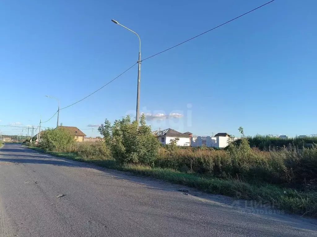 Участок в Курская область, Курский район, Моковский сельсовет, д. ... - Фото 0