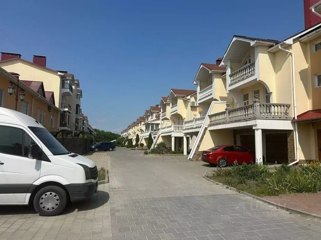 Таунхаус в Крым, Симферополь пер. Аэрофлотский, 141 (300 м) - Фото 1