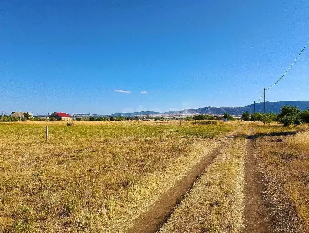 Участок в Крым, Кировский район, с. Абрикосовка ул. Сосновая (6.0 ... - Фото 1