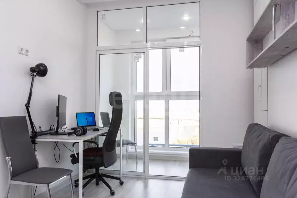 Студия Тюменская область, Тюмень ул. Павла Никольского, 10к1 (22.7 м) - Фото 1