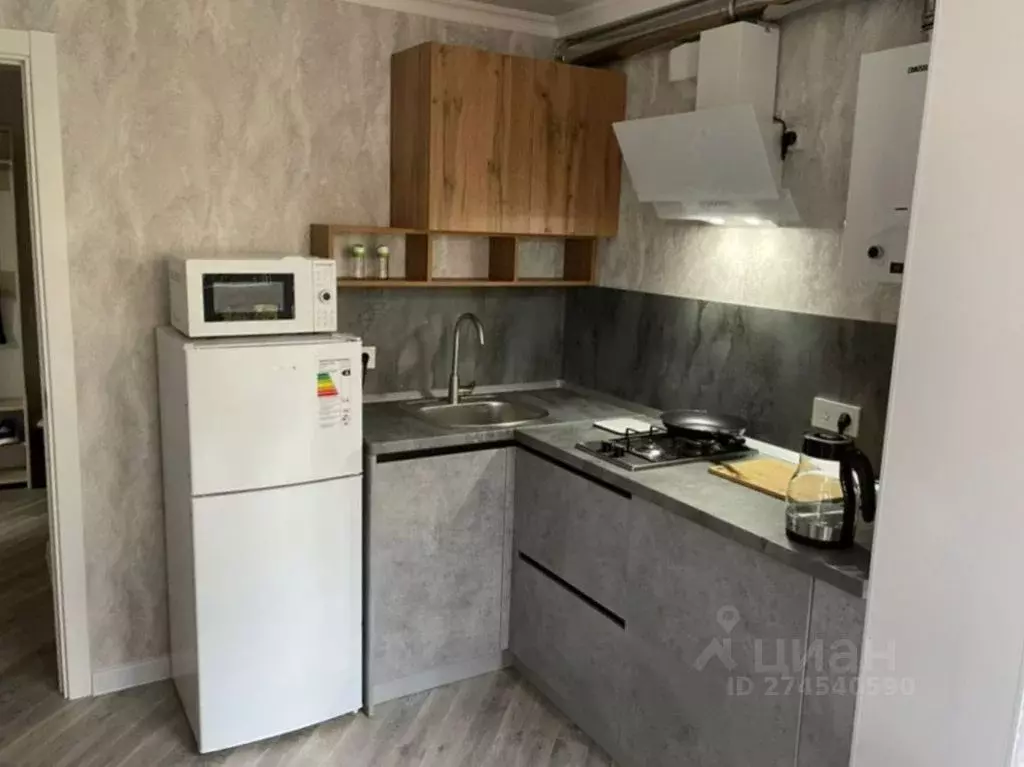 1-к кв. Ставропольский край, Кисловодск ул. Андрея Губина, 58 (36.0 м) - Фото 0