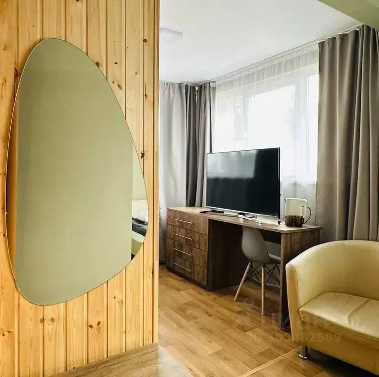 Комната Бурятия, Баргузинский район, с. Максимиха Школьная ул., 5А - Фото 1