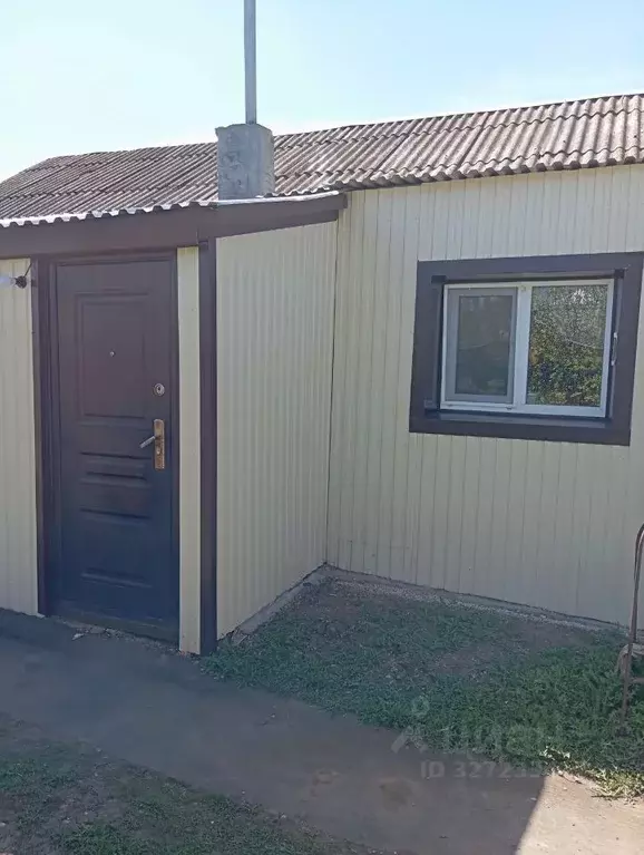 Дом в Оренбургская область, Бугурусланский район, с. Аксаково пер. ... - Фото 2