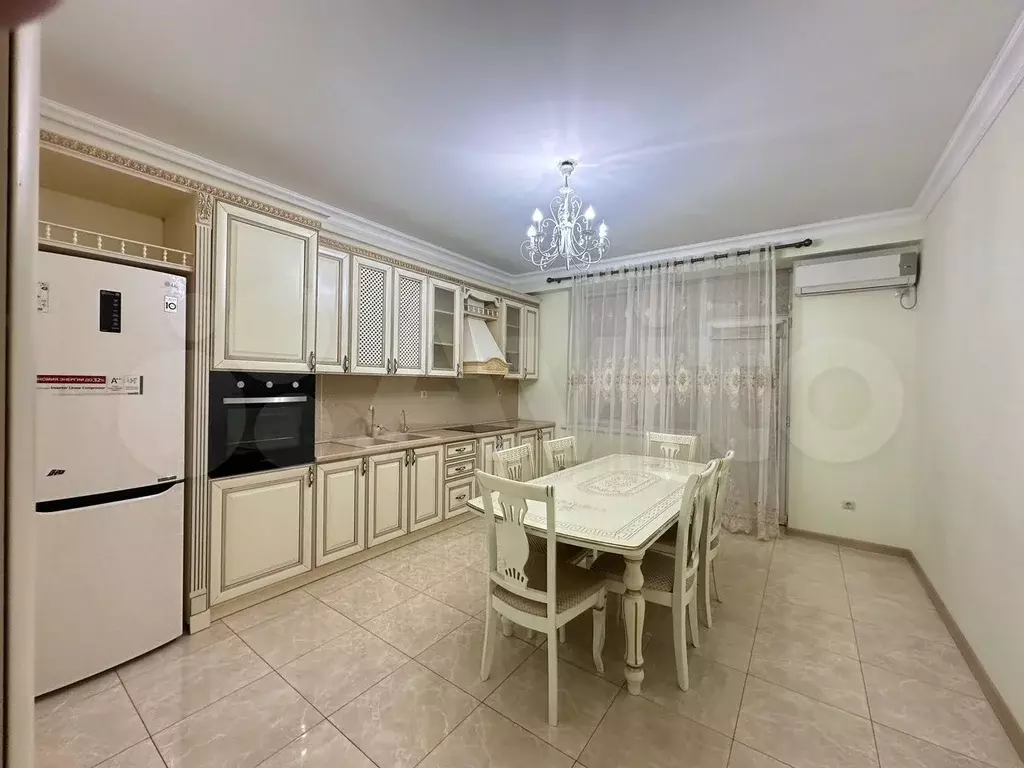 3-к. квартира, 130 м, 3/10 эт. - Фото 1