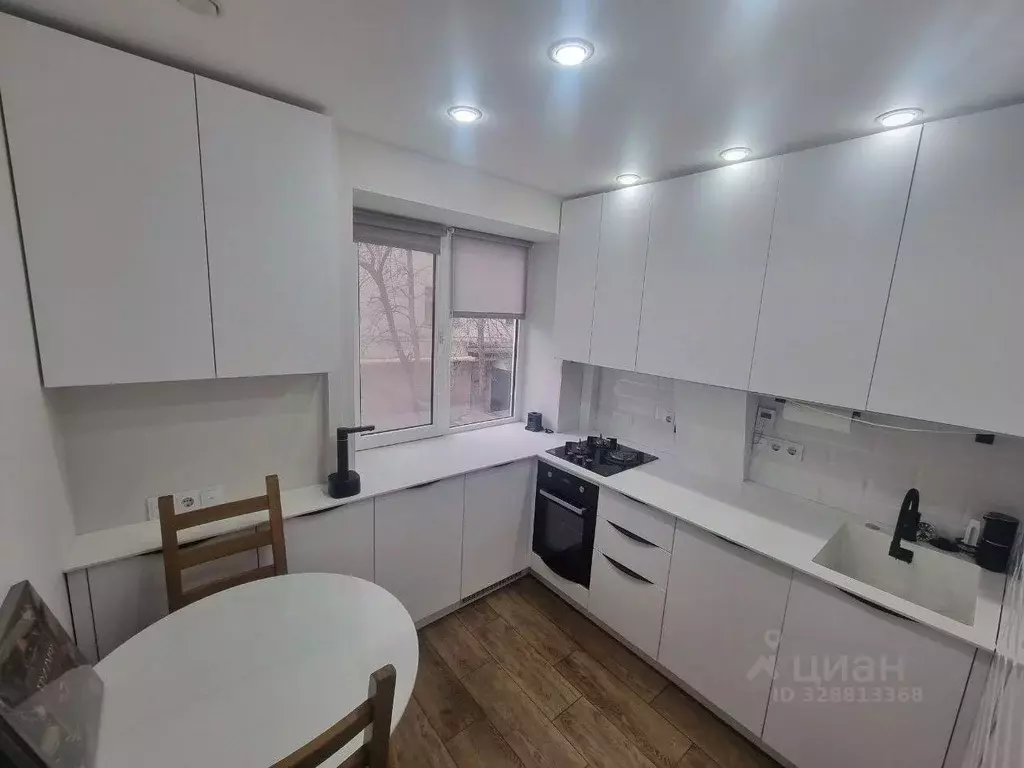 3-к кв. Крым, Феодосия ул. Степаняна, 57 (60.0 м) - Фото 1