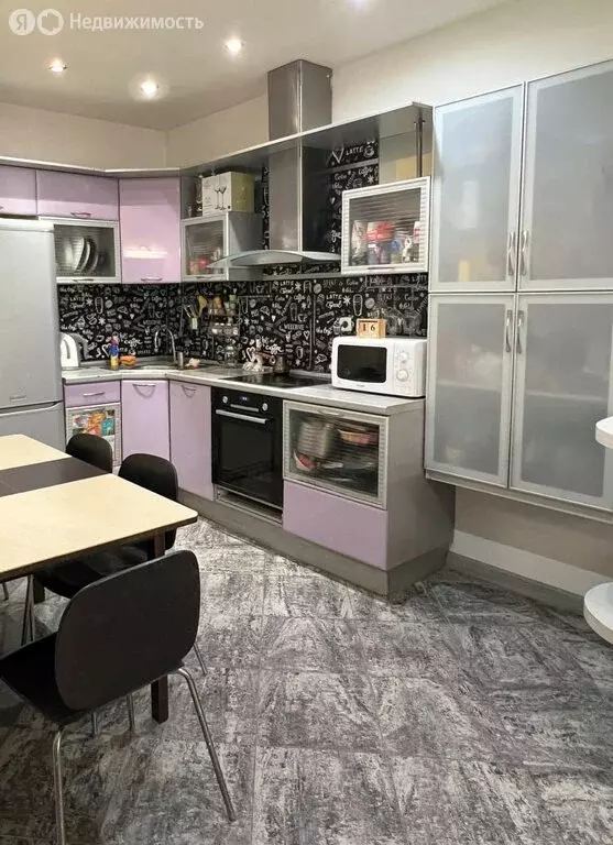 3-комнатная квартира: Петрозаводск, улица Ровио, 3 (68 м) - Фото 0