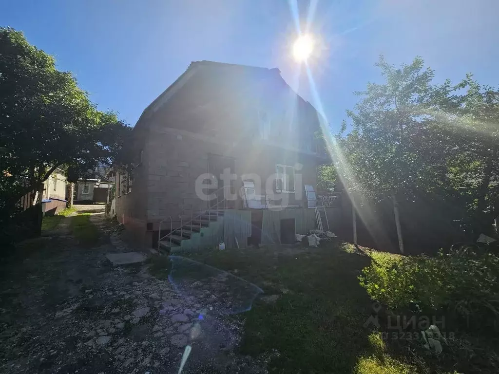 Дом в Саратовская область, Саратов Коммунарный туп., 6/3 (140 м) - Фото 0