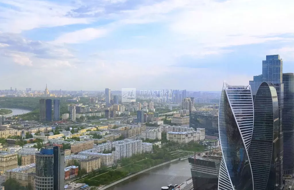 Продается 3-комнатная квартира - Фото 1