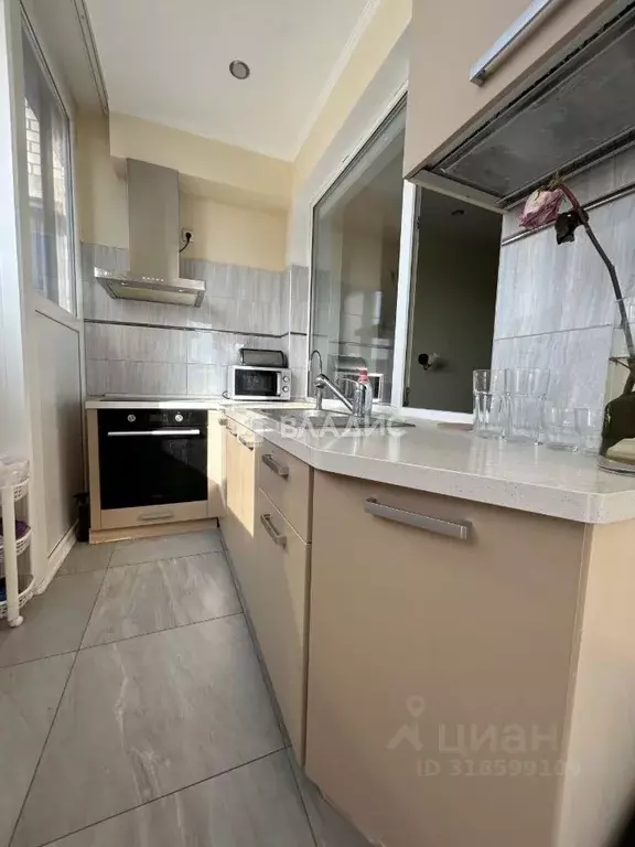 2-к кв. Волгоградская область, Волгоград Новороссийская ул., 2б (66.0 ... - Фото 1