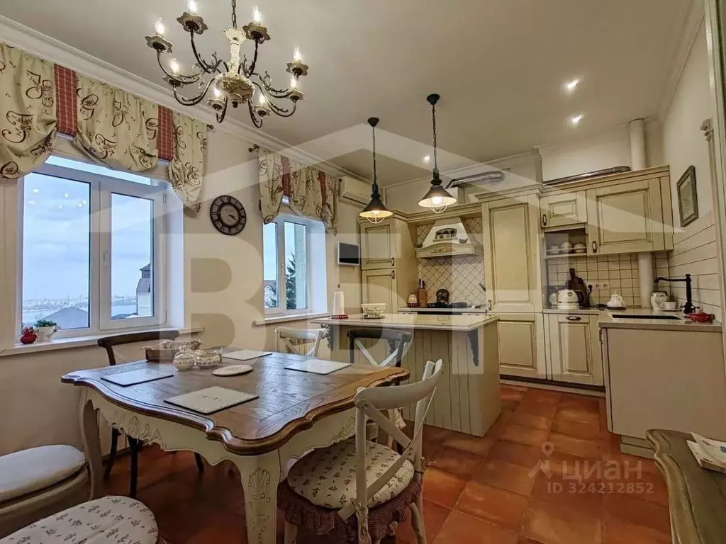 3-к кв. Воронежская область, Воронеж ул. Декабристов, 32 (137.0 м) - Фото 1