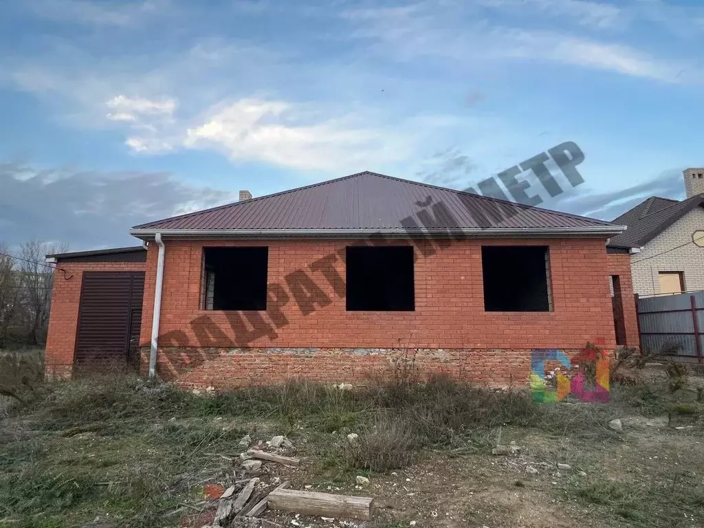 Дом в Калмыкия, Элиста ул. Лувсана Шарапа Тепкина, 1А (168 м) - Фото 1