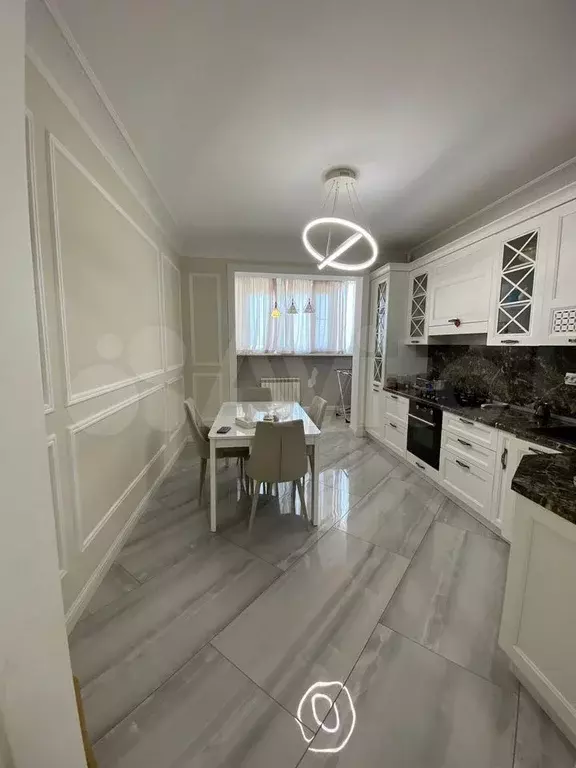 10 и более-к. квартира, 80 м, 15/17 эт. - Фото 0