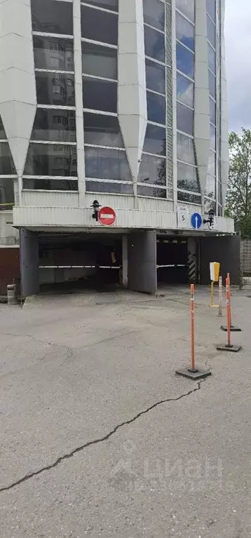 Гараж в Москва Болотниковская ул., 36к8 (13 м) - Фото 1