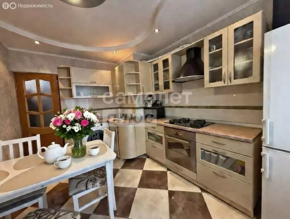 3-комнатная квартира: Калининград, Зелёная улица, 70 (62.8 м) - Фото 1