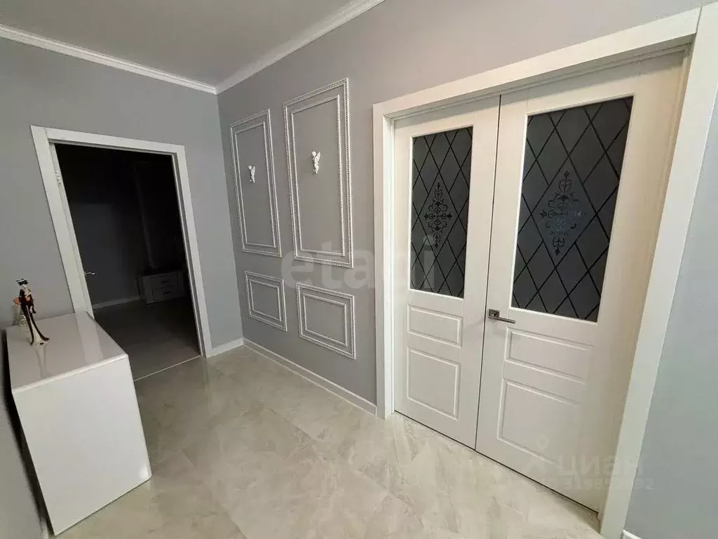 2-к кв. Калмыкия, Элиста ул. Номто Очирова, 8 (64.9 м) - Фото 0