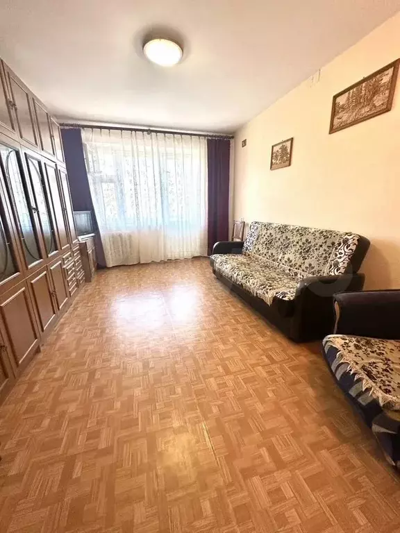 1-к. квартира, 46 м, 4/10 эт. - Фото 0
