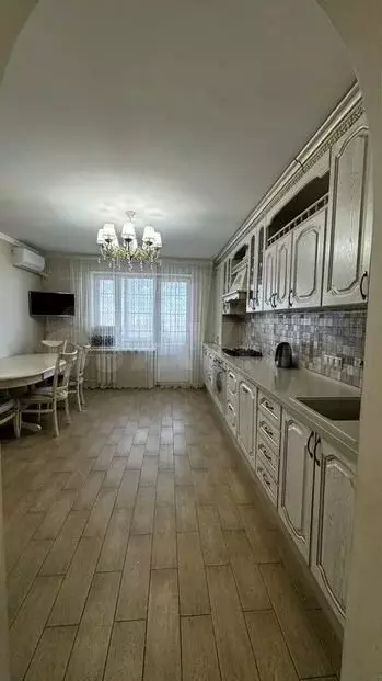 3-к. квартира, 130м, 8/10эт. - Фото 1