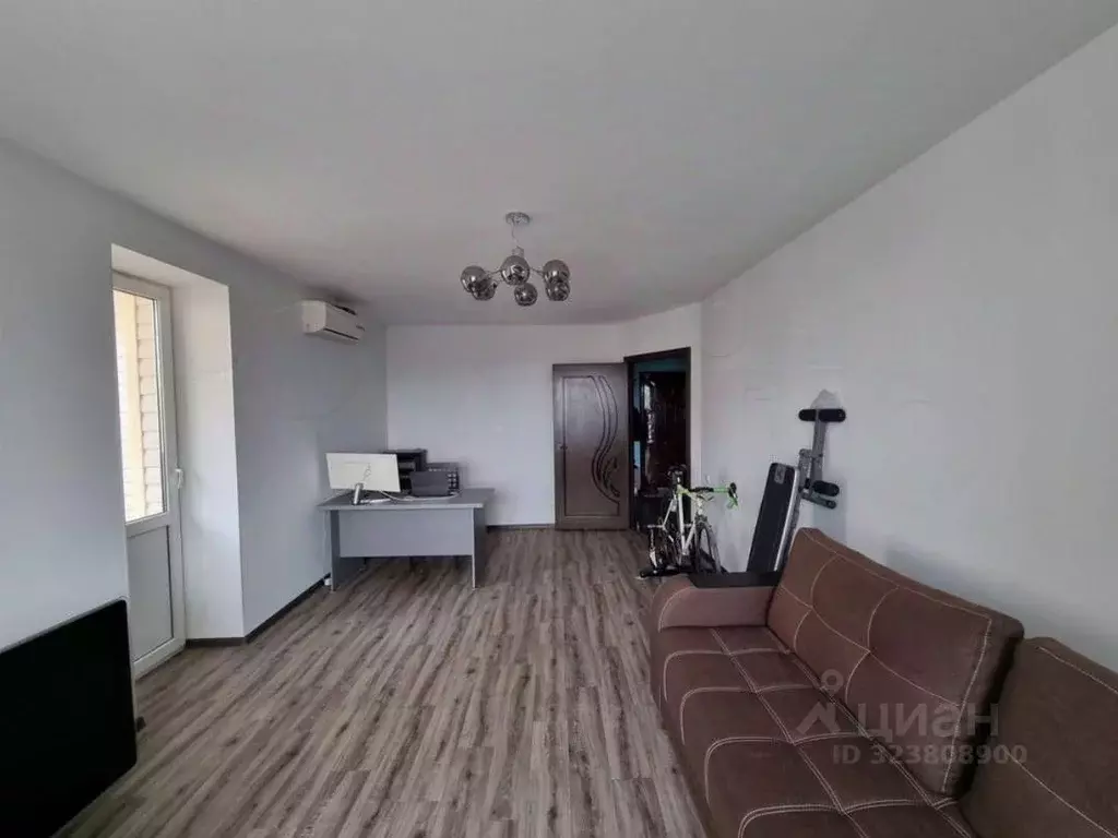 2-к кв. Волгоградская область, Волгоград ул. Глазкова, 23 (70.3 м) - Фото 1