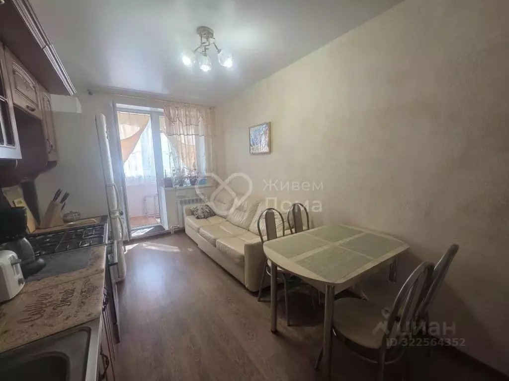 2-к кв. Волгоградская область, Волгоград ул. Добрушина, 10 (54.2 м) - Фото 2