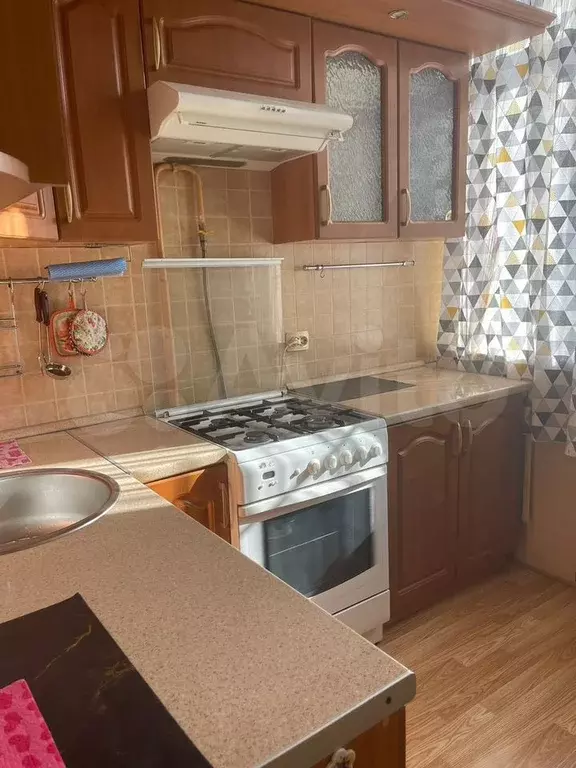 2-к. квартира, 60 м, 5/5 эт. - Фото 0