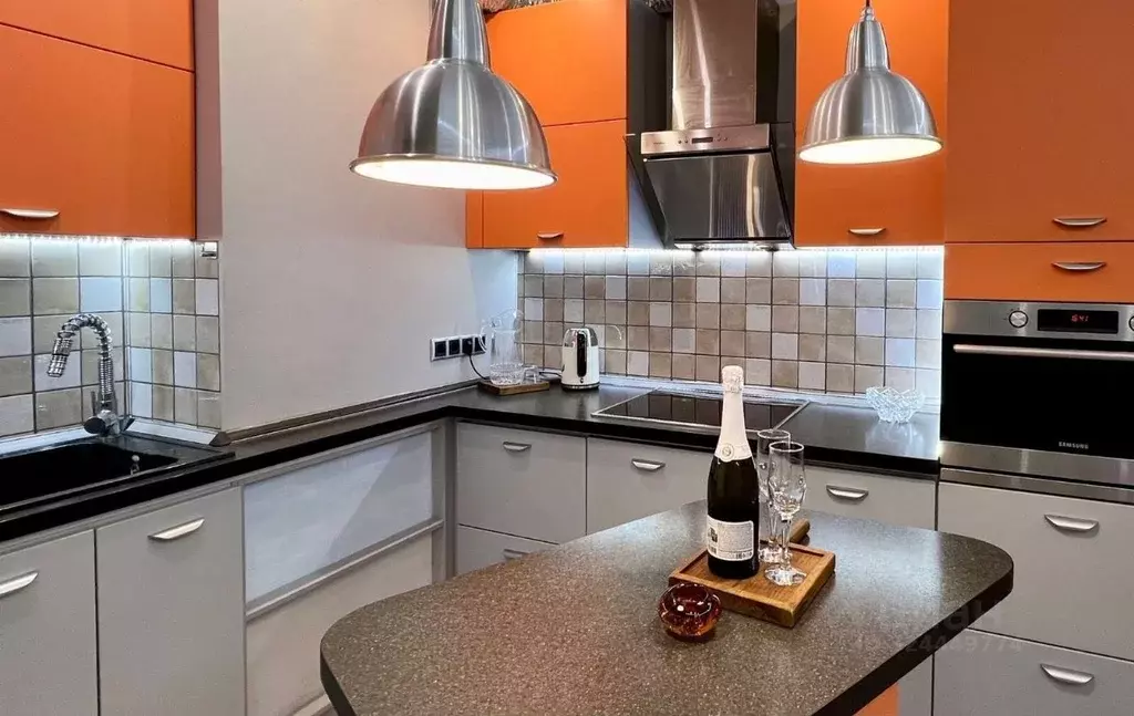 2-к кв. Ленинградская область, Мурино Всеволожский район, пл. ... - Фото 1