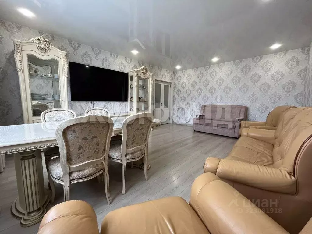 2-к кв. Новосибирская область, Новосибирск ул. Плющихинская, 9 (63.7 ... - Фото 2