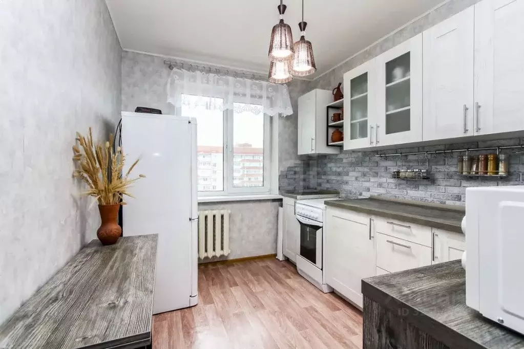 3-к кв. Тюменская область, Тюмень Заречный проезд, 31 (66.0 м) - Фото 1