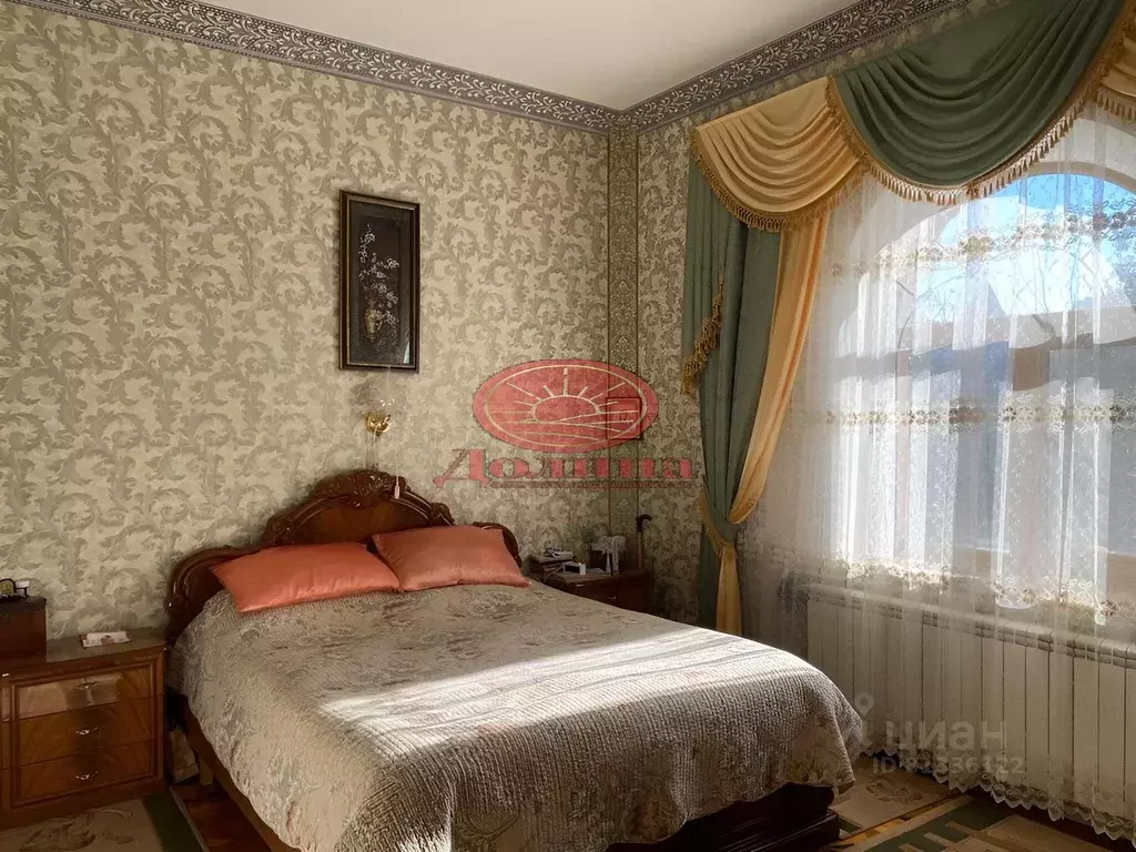 Дом в Крым, Алушта ул. Береговая, 2 (300 м) - Фото 1